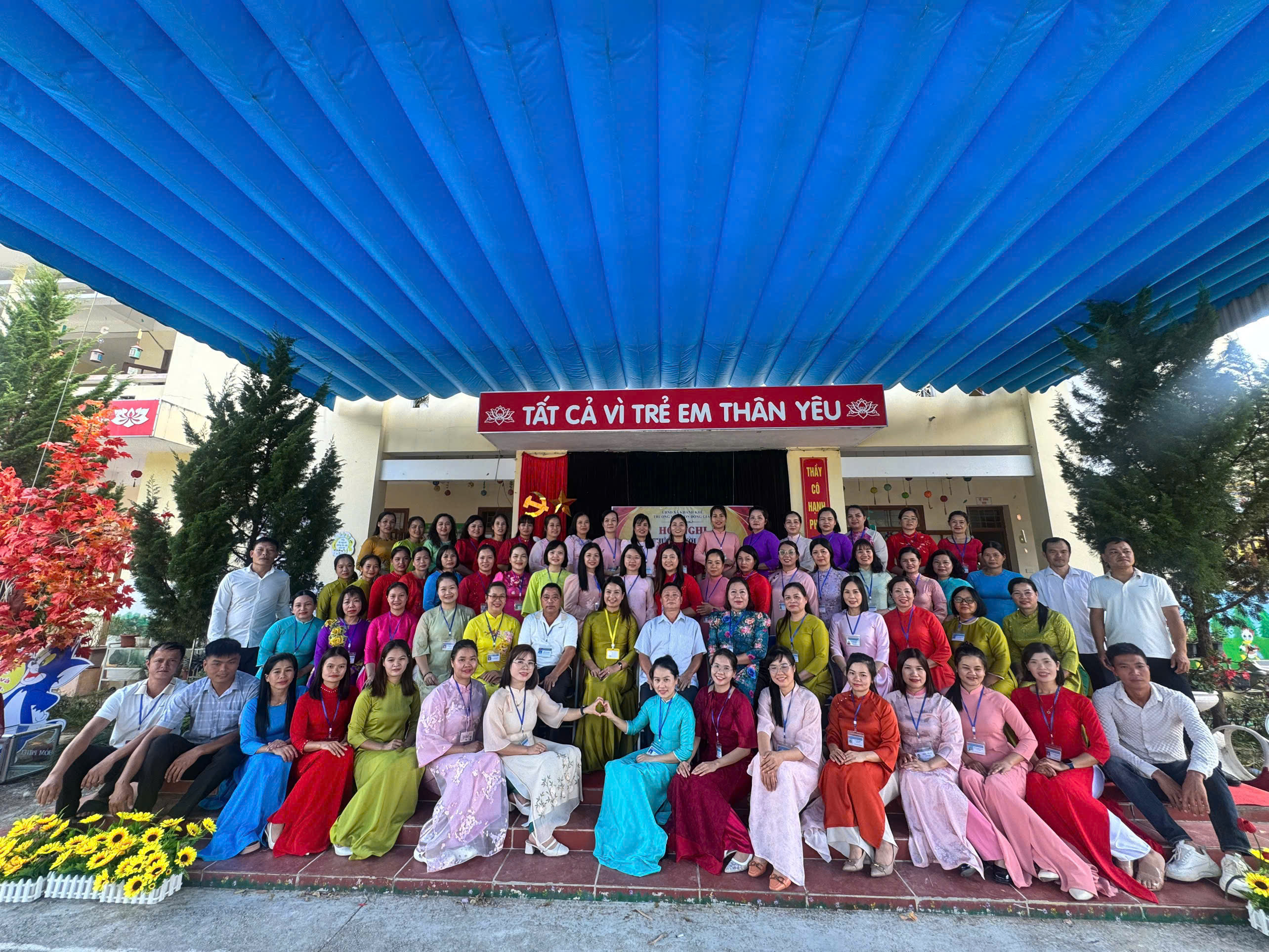 TRƯỜNG MẦM NON ĐỒNG GIÁP TỔ CHỨC HỘI NGHỊ VIÊN CHỨC NGƯỜI LAO ĐỘNG VÀ TỌA ĐÀM KỶ NIỆM NGÀY PHỤ NỮ VIỆT NĂM 20/10
